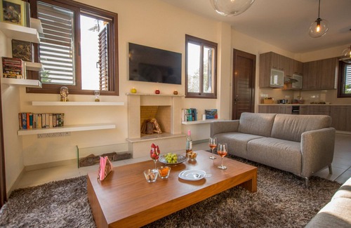 Ayia Thekla Villa | Beautiful Holiday Villa Minutes from Beaches, Famagusta Villa 1021