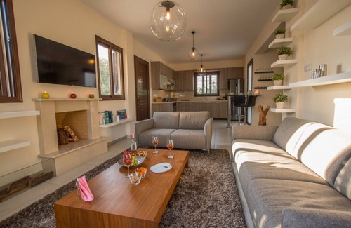 Ayia Thekla Villa | Beautiful Holiday Villa Minutes from Beaches, Famagusta Villa 1021