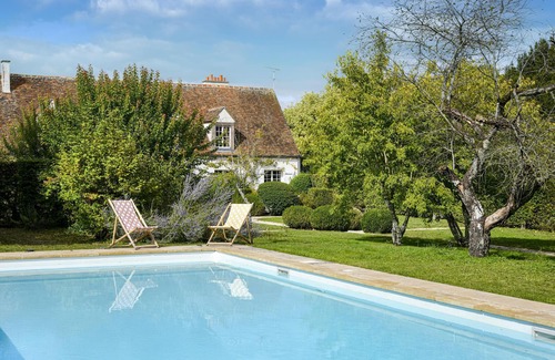 Yevre-la-Ville House | Beautiful home in Yèvre-la-Ville