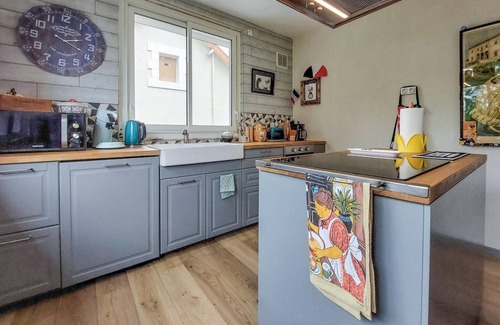 Confolens House | Beautiful home in Confolens with WiFi