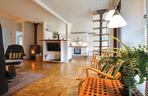 Øer Strand House | Beautiful home in Ebeltoft with sauna