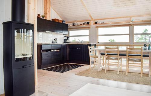 Flaa House | Beautiful Home In Flå With Kitchen