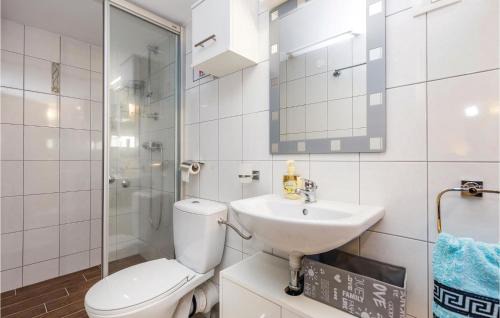 Golovik House | Beautiful Home In Golovik With Wifi