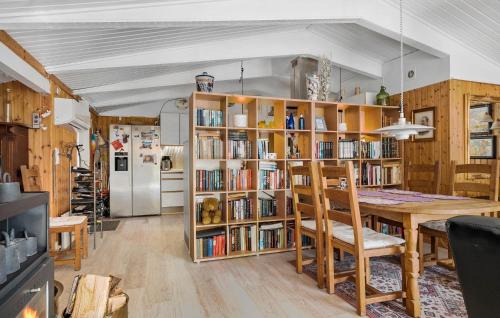 Hadsund House | Beautiful Home In Hadsund With Wifi