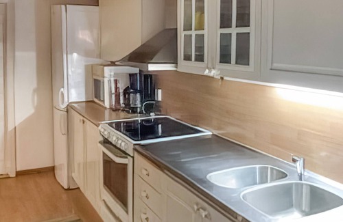 Hastveda House | Beautiful home in Hästveda with kitchen