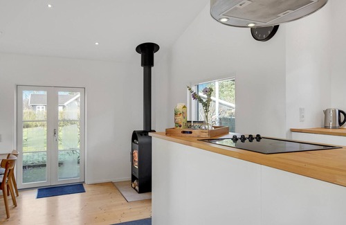 Olsted House | Beautiful home in ølsted with kitchen