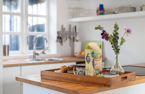 Olsted House | Beautiful home in ølsted with kitchen