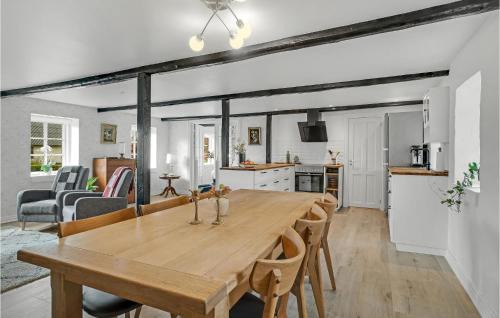 Ørsted House | Beautiful Home In Ørsted With Wifi