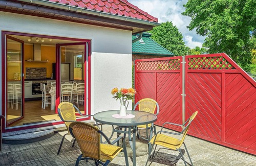 Rukieten House | Beautiful home in Rukieten with WiFi