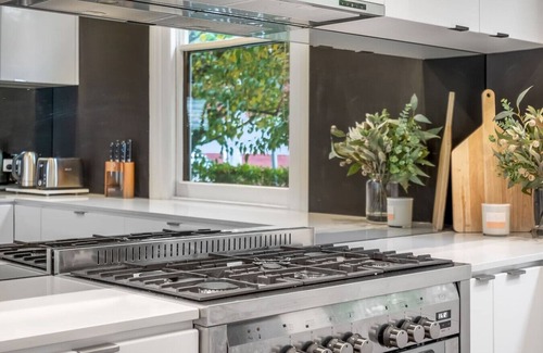 Hobart Central Business District House | Beautiful home in Sandy Bay