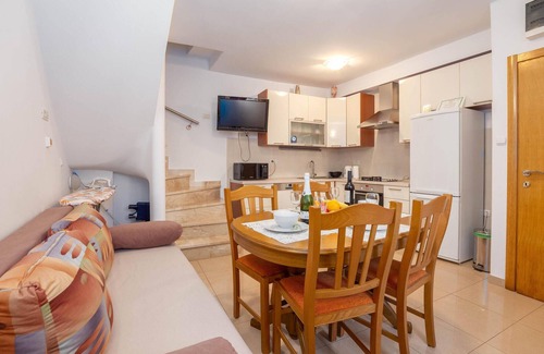 Split House | Beautiful home in Split with kitchen