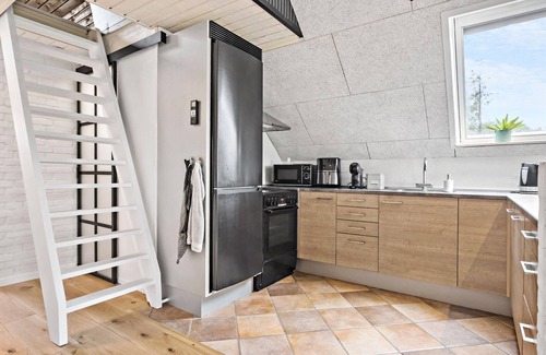Spøttrup House | Beautiful home in Spøttrup with kitchen