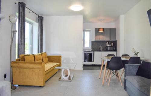 Faszcze House | Beautiful Home In Stare Sady With Wifi