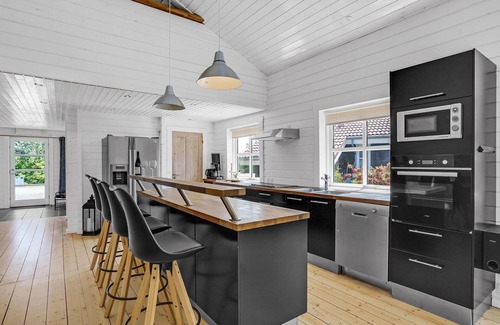 Marielyst House | Beautiful home in Væggerløse with sauna