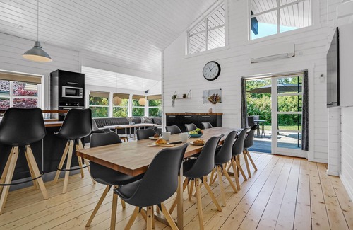 Marielyst House | Beautiful home in Væggerløse with sauna