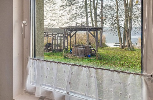 Wolsztyn House | Beautiful home in Wilcze with WiFi