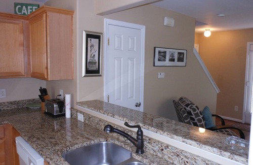 East Forest House | Beautiful Home Near Uptown and South Park Mall