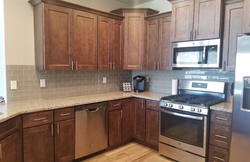 La Verkin House | Beautiful Home near Zions with PRIVATE POOL, GAZEBO and GARAGE