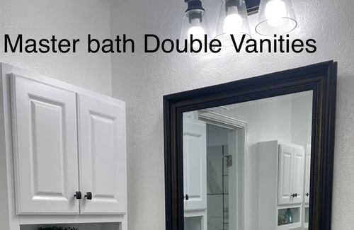 Texarkana House | Beautiful Home Sleeps 4 Completely Renovated Fully Furnished New Smart TV Wi-Fi