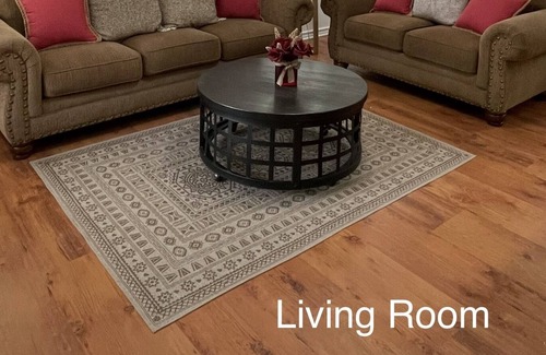 Texarkana House | Beautiful Home Sleeps 4 Completely Renovated Fully Furnished New Smart TV Wi-Fi