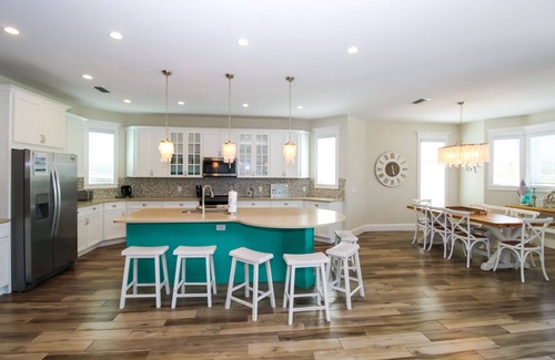 Bradenton Beach House | Beautiful Home with Pool, Waterslide and Spa! Gulf and Bay Views, Rooftop Deck -