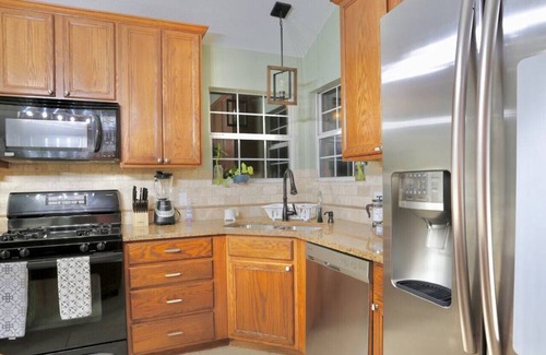 Flower Mound Apartment | Beautiful home with heated spa and heated pool