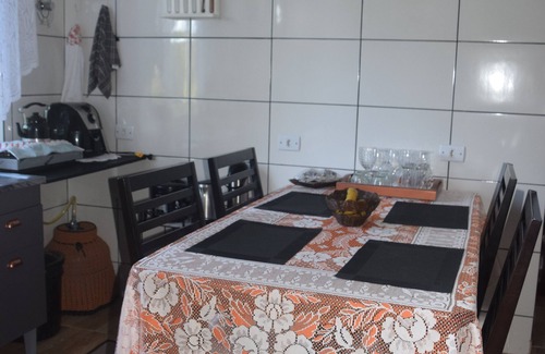 Morretes Cottage | Beautiful House! Enjoy nature and cool off in the pool.