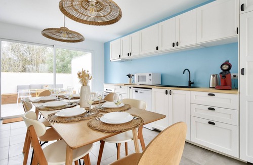 La Gueriniere Ski Chalet | Beautiful house for 8- 400m from the beach- terrace