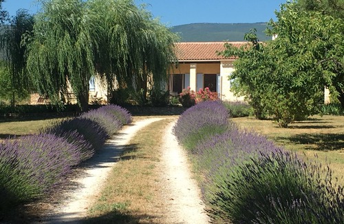 Villars House | Beautiful House for rent in Provence, in the countryside of Lubéron.