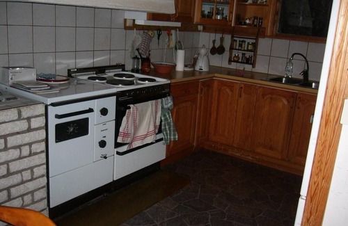 Glava House | Beautiful House in Arvika with Private Parking