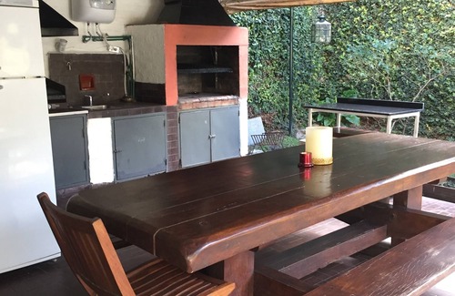 Olivos House | Beautiful house in Olivos near the River Plate with pool