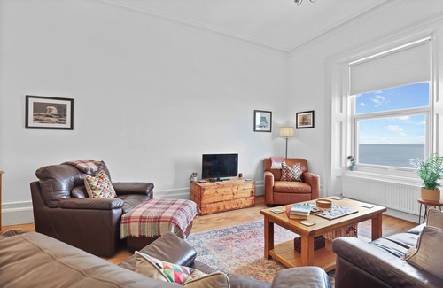 Roker House | Beautiful house with spectacular views of the Pier, Lighthouse,beach and sea.