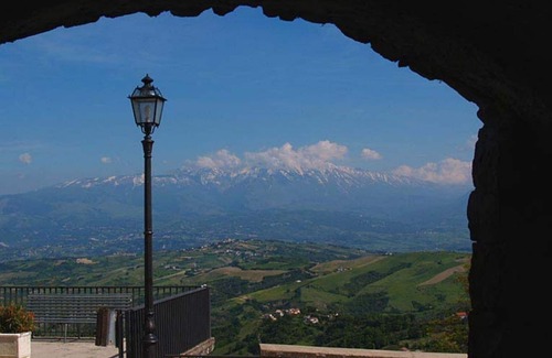 Catignano Apartment | Beautiful house with unique atmosphere and pool between lake and mountains