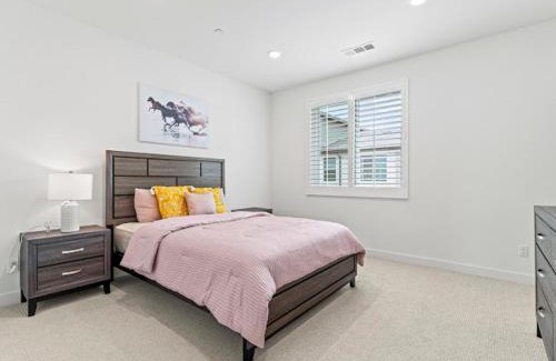 Irvine Apartment | Beautiful Irvine Grand Park Community Cozy and Comfortable Home