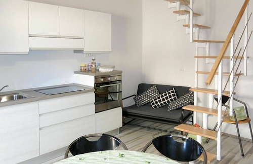Cologna Spiaggia Villa | Beautiful apartment in villa with WIFI, pool, hot tub, A/C, TV, patio, pets allowed, panoramic view
