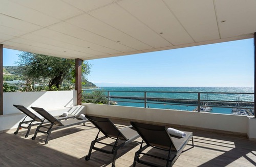 San Lorenzo al Mare House | Beautiful apartment in villa for 4 guests with WIFI, A/C, TV, terrace and pets allowed