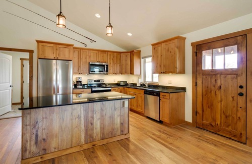 Silver Star Cabin | Beautiful Jefferson River Cabin w/Mountain Views!