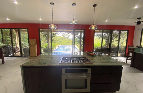 Dominical House | Beautiful Jungle Villa with wildlife, close to restaurants, shopping and beaches