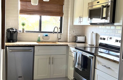 Bella Vista Condo | Beautiful Jupiter 3/2.5 + Loft Condo only steps from the beach on Carlin Park!