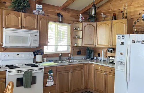 Alburg Cottage | Beautiful Lake Front Cottage on Lake Champlain