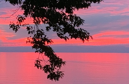 Pulaski House | Beautiful Lake Front Property…A relaxing “Happy Place” of sunsets!
