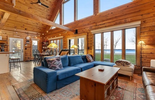 Isle La Motte Cabin | Beautiful Lake House with Private Beach on Lake Champlain
