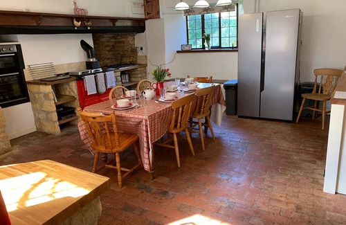 Weldon Apartment | Beautiful Large Farm House Weldon