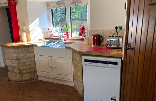 Weldon Apartment | Beautiful Large Farm House Weldon