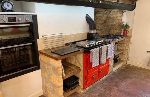 Weldon Apartment | Beautiful Large Farm House Weldon