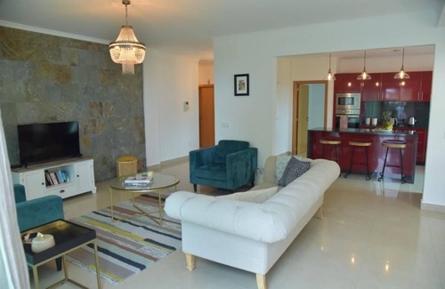 Lombo do Doutor House | Beautiful large property with private pool