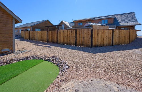 Bullhead City Cabin | Beautiful log cabin in the center of Bullhead close to all amenities and water.