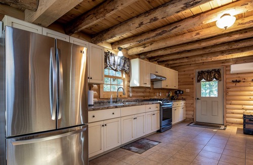 Washington Cabin | Beautiful Log Cabin on Highland Lake