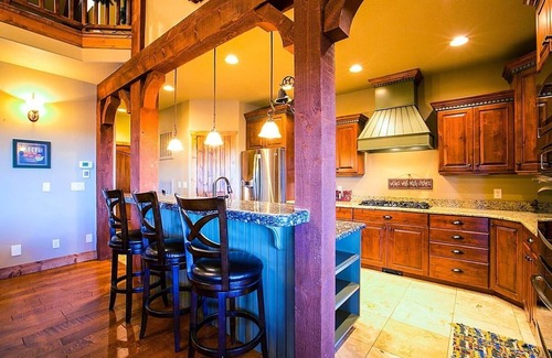 Beaver Cabin | Beautiful Luxury Cabin With Amazing Views!