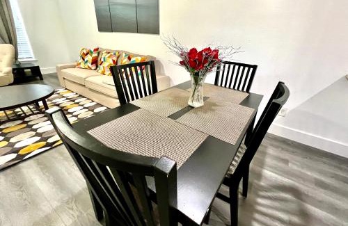 Southside House | Beautiful Luxury House Great Location Near Beaches Mayo Clinic Shops Restaurants